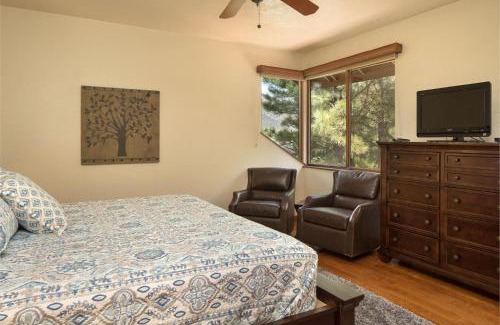 Flagstaff Villa | Burning Tree Lodge - Forest Views Fire Pit AC Pet and Family Friendly