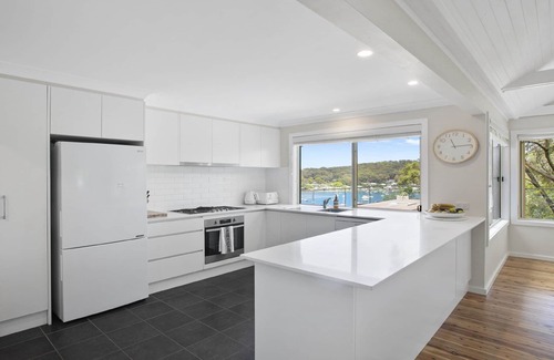 Hardys Bay Casa | Bush Retreat with Bayviews at Pretty Beach