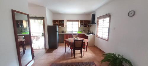 West Coast Division Casa | Busy Bee Nature Residence