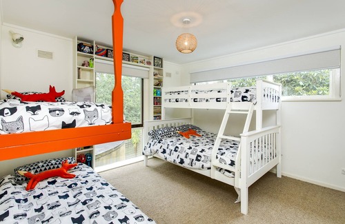 Red Hill Otro | Mariposa Red Hill Farmhouse