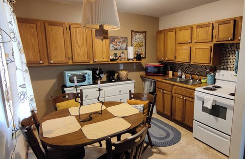 Batesville Apartamento | Button's Apartment-Cozy vintage-style 2-bedroom place in historic Batesville