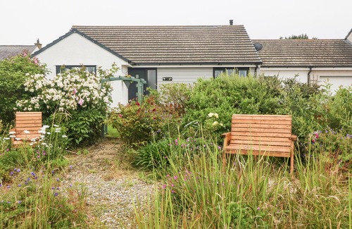 Cemaes Bay Cabaña | Bwthyn Eirlys