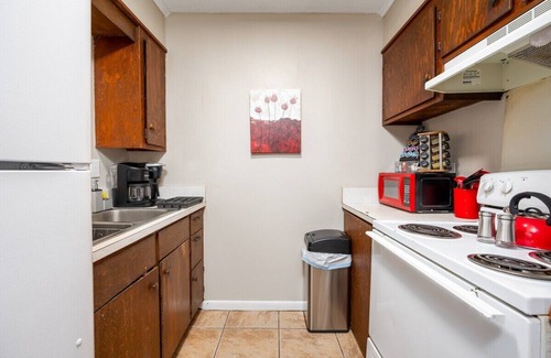 Pineville Apartamento | By Hospitals 🏥 | PetsOK 🐈 | 55" 4KTV | King 🛏