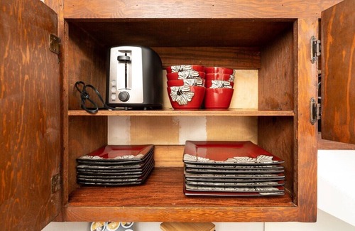 Pineville Apartamento | By Hospitals 🏥 | PetsOK 🐈 | 55" 4KTV | King 🛏