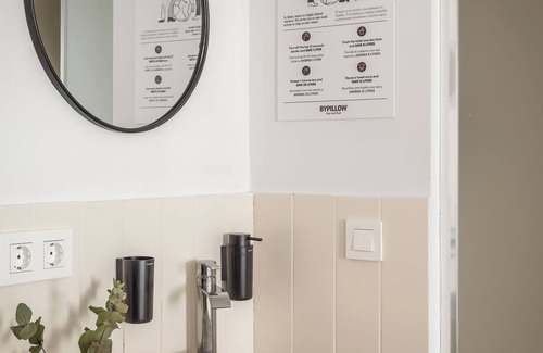 Eixample Hotel | BYPILLOW Erba