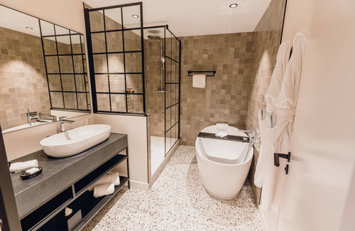 Beaune City Centre Hotel | Hostellerie Cèdre & Spa Beaune
