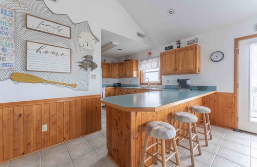 South Nags Head Casa | C'est Sea Bon | Oceanside | South Nags Head | Sleeps 8