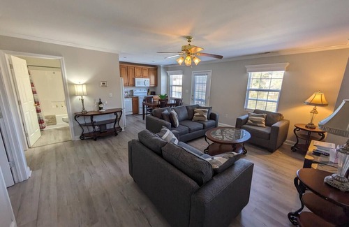 Sherrills Ford Cabina | C1-A Lakefront Cabin on Lake Norman