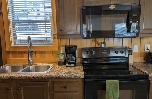 Sherrills Ford Cabina | C2-A Lakefront Tiny Home Cabin on Lake Norman