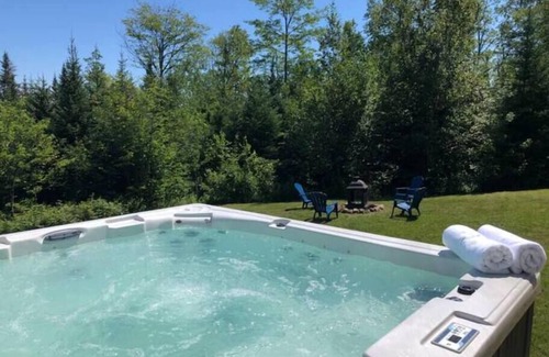 Petite-Riviere-Saint-Francois Chalet De Esquí | Hôtel à la maison - L'Éveil du fleuve, spa et ski
