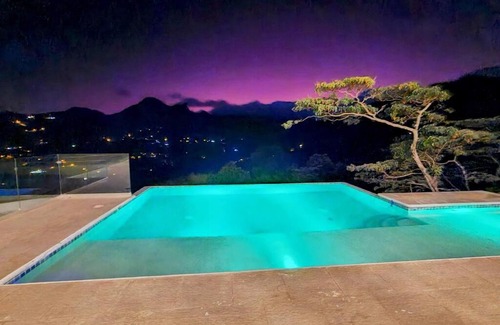 Altos del Maria Villa | Cabaña con Espectacular Vista y Piscina Climatizada