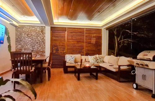 Altos del Maria Villa | Cabaña con Espectacular Vista y Piscina Climatizada