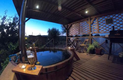 Ranquil Cabina | Cabaña Refugio Magenta con tinaja caliente incluida