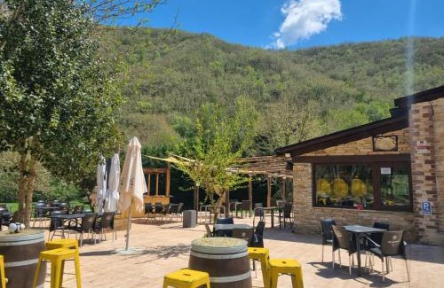 Trabadelo Casa | cabañas bungalow albergue camping valle do seo