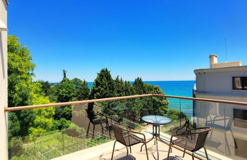 Primorski Apartamento | Cabacum Pleasure Beachfront Apartments