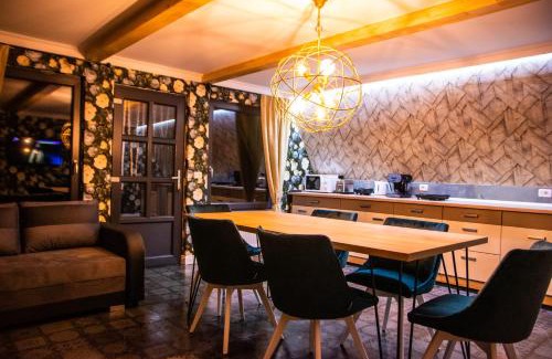 Borsa Cabina | Cabana Doinița