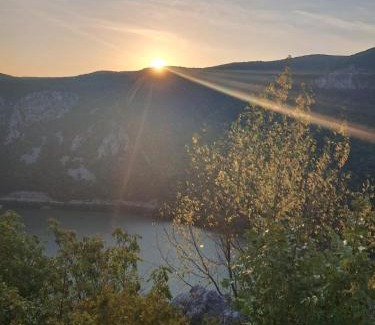 Dubova Otro | Cabanutele La Denisa