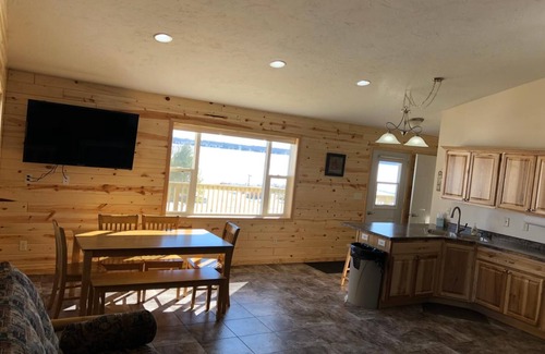 Hines Villa | Cabin 13 Lakefront Family Resort