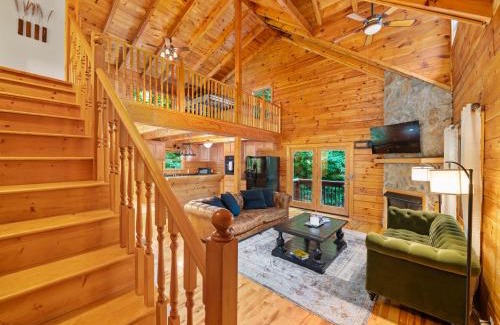 Marion Casa | Cabin 3 Miles off I-40-hot tub-firepit-secluded better than a Hotel