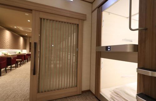 Shinsaibashi Hotel | Cabin & Capsule Hotel J-SHIP Osaka Namba