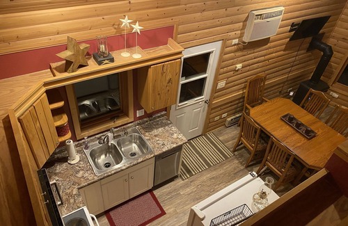 Westby Cabina | Cabin in Beautiful Timber Coulee