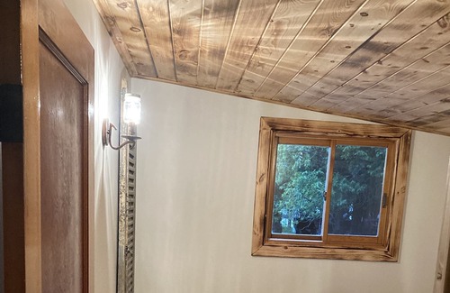 Algoma District Cabina | Cabin in the Cedars