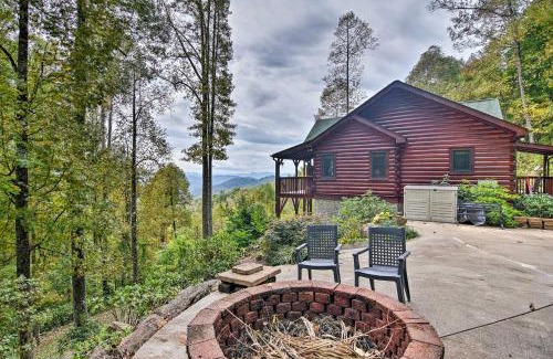 Sylva Casa | Cabin with BBQ and Games - Walk to Blue Ridge Parkway!