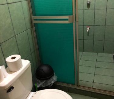 Puntarenas Hotel | Cabinas Yolymar