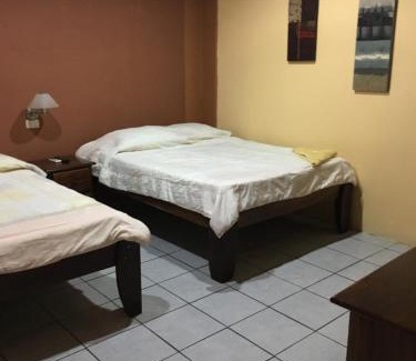 Puntarenas Hotel | Cabinas Yolymar