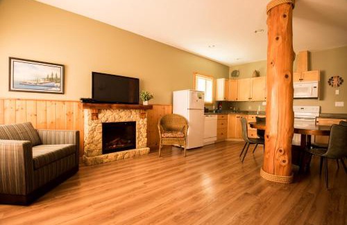 Ucluelet Hotel | Cabins West