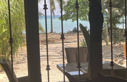 Cabuya Casa | Cabuya CR Hermosa playa frente con aire acondicionado central