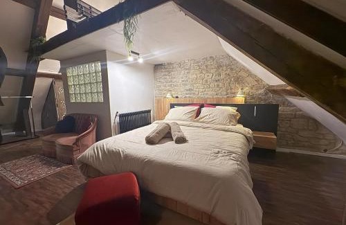 Centre Ancien Apartamento | Caen duplex T2 confort 18è s coeur de ville avec Vayny