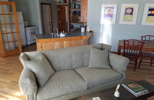 Challis Apartamento | Calamity Jane's Hideaway 1-Bedroom, 1-Bath, Huge Deck, Close to Main Street