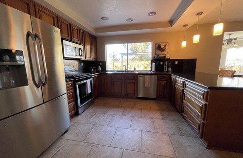 Corona Casa | California Style and comfort! 4 bedroom House in South Corona!