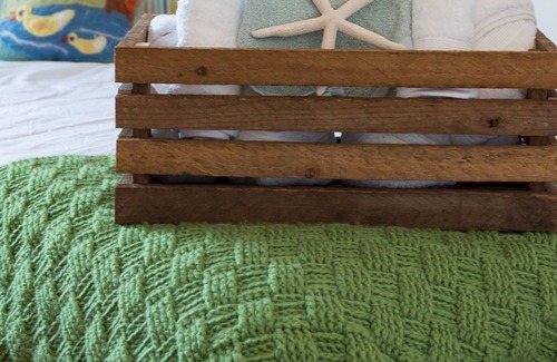 Western Shore Casa | Tranquilo y relajante amanecer con vista al mar de Oak Island. 2 habitaciones "master".