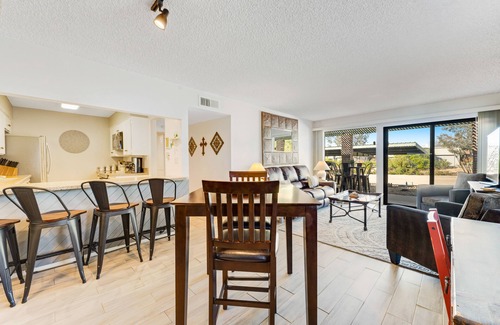 Carefree Condominio | Calming condo with pool, fireplace, fast WiFi & W/D - golf nearby