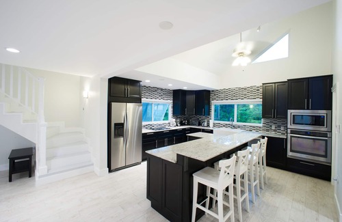 North Side Villa | CALYPSO BLUE: Modern Beachfront Villa with Pool and Beautiful Sunsets!
