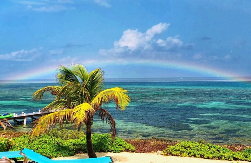 North Side Villa | CALYPSO BLUE: Modern Beachfront Villa with Pool and Beautiful Sunsets!