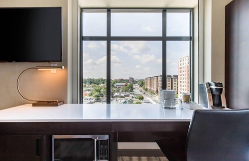 Berwyn Hotel | Cambria Hotel College Park