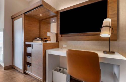 The Vista Hotel | Cambria Hotel Columbia Downtown the Vista