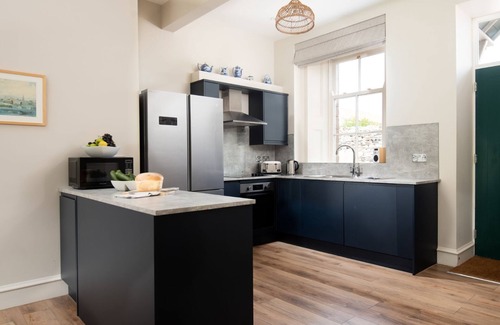 Berwick-upon-Tweed Casa | Cambridge House - Sleeping 8 Guests in 4 Bedrooms