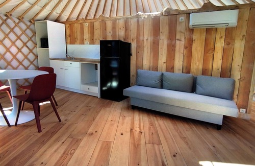 Brugelette Cabina | Camellia is a beautiful yurt 10 minutes walk from Pairi Daiza