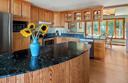 Shelburne Cabaña | Camp Roosevelt on Lake Champlain