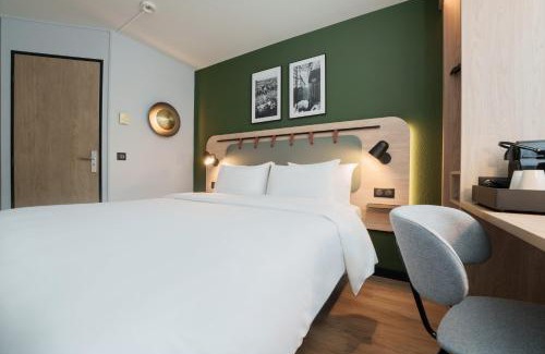 Le Blanc-Mesnil Hotel | Campanile Blanc-Mesnil