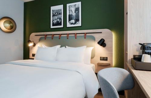 Le Blanc-Mesnil Hotel | Campanile Blanc-Mesnil