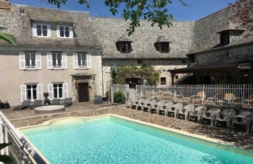 Banes Casa | Camping 3 étoiles - Piscine - eehgge