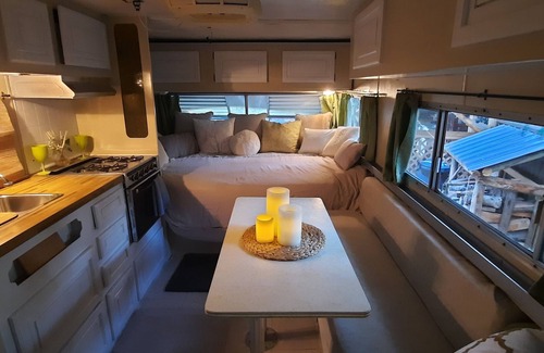 Celista Alquiler De RV | Camping/Glamping in the Shuswap- Private .25 acre minutes from the lake.