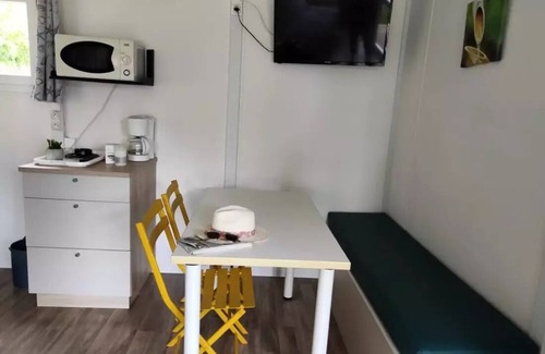 Saint-Laurent-sur-Sevre Chalet De Esquí | Campsite Le Rouge Gorge**** **** - LOCATION CHALET 28m2 TV (2 bedrooms) COMFORT 6 persons