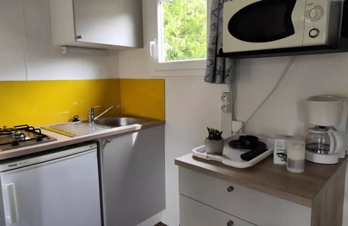 Saint-Laurent-sur-Sevre Chalet De Esquí | Campsite Le Rouge Gorge**** **** - LOCATION CHALET 28m2 TV (2 bedrooms) COMFORT 6 persons