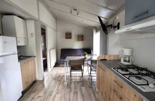 Saint-Laurent-sur-Sevre Chalet De Esquí | Campsite Le Rouge Gorge**** **** - LOCATION CHALET 30m2 (2 bedrooms) TV COMFORT 7 persons